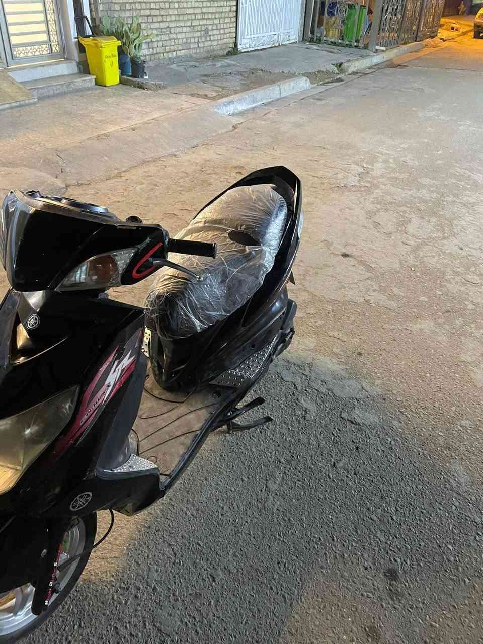 دراجة سكنس كوري كابريتر داجة بلادية سلف هندر مكينة مكفولة السعر 600 وبيها مجال بسيط 
المكان بغداد الشعلة ***********
