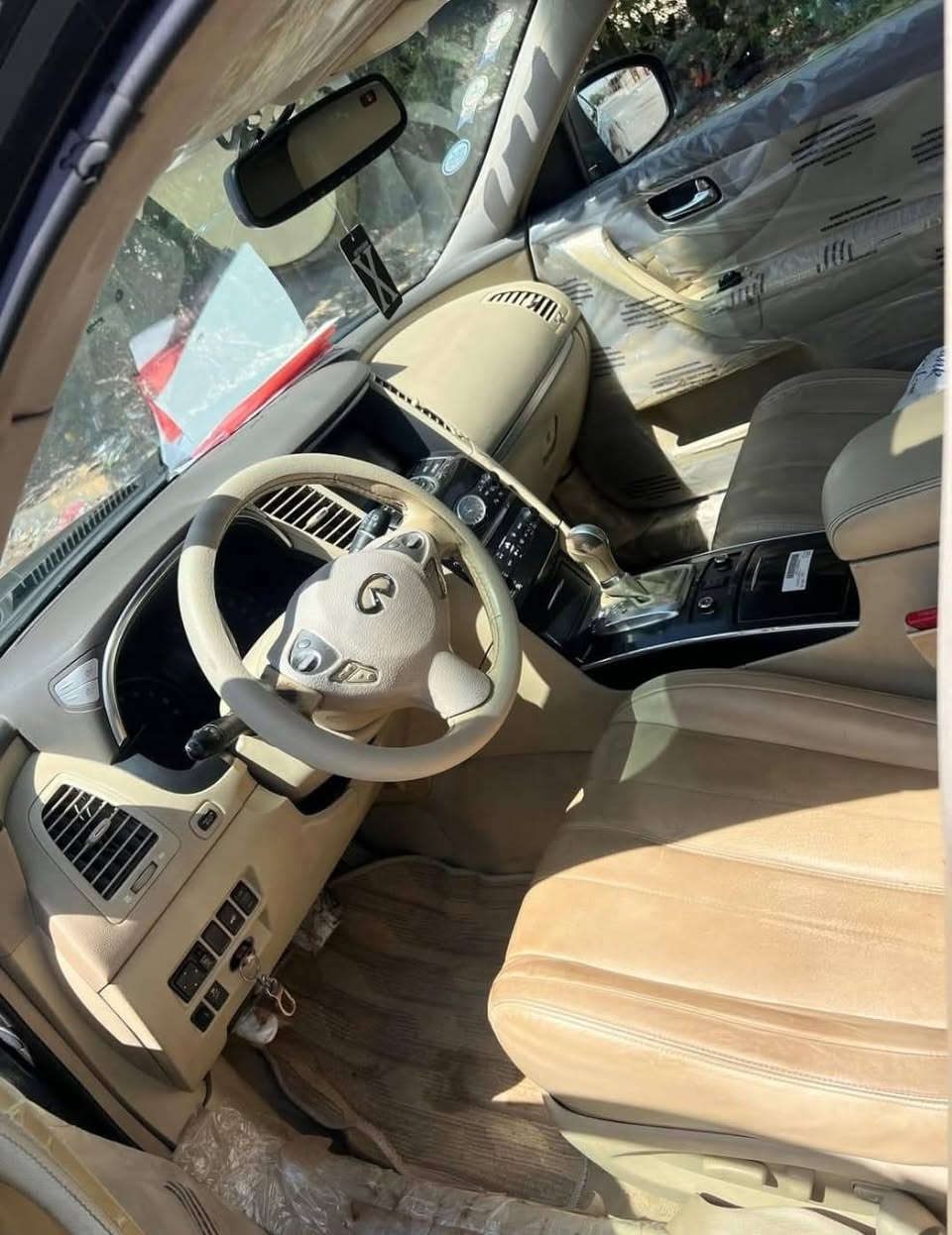 السلام عليكم انفنتي موديل 17 سياره جديده وجاهزه مابيه  أي نقص فول مواصفات  للبيع ول مراوس حسب القناعه المكان البصره *********** البصرة, العراق
