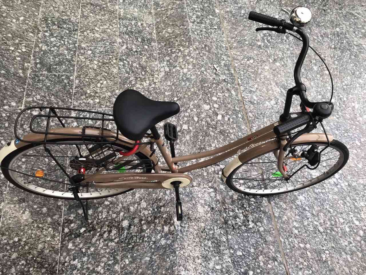 بايسكل بناتي حجم 26 اصلي فول نظافة  
السعر95. المكان بغداد الحبيبية ٠    الاستفسار على الخاص


**إذا كنت صاحب هذا الإعلان وتريد حذفه لأي سبب، رجاءا أرسل رسالة إلى الدعم الفني**