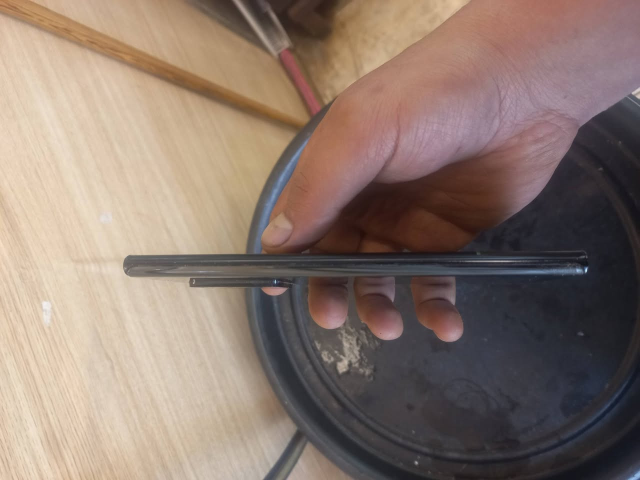 سلام عليكم نوت ٢٠ الترة ذاكرة ٢٥٦ شاشة مضروبة السعر ١٣٠ رقم ***********
