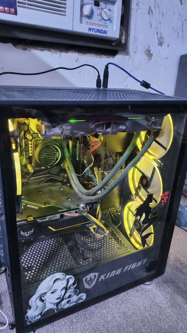 بي سي للبيع 
بغداد حي جامعة 
*********** بي وتساب
السعر 720 الف وبيه مجال 

بطاقة الرسوميات (GPU): NVIDIA GeForce GTX 1660 SUPER �
سلة
الذاكرة العشوائية (RAM): 32 GB DDR4
القرص الصلب السريع (SSD): Biostar M700 256GB NVMe
القرص الصلب الكبير (HDD): WDC WD10EZEX 1TB
كرت الشبكة (LAN): Realtek Gaming GbE Family Controller
اللوحة الأم بي 460
المعالج (CPU): Intel Core i5‑10400F
مزود الطاقة (550)
كيسة الحاسوب
