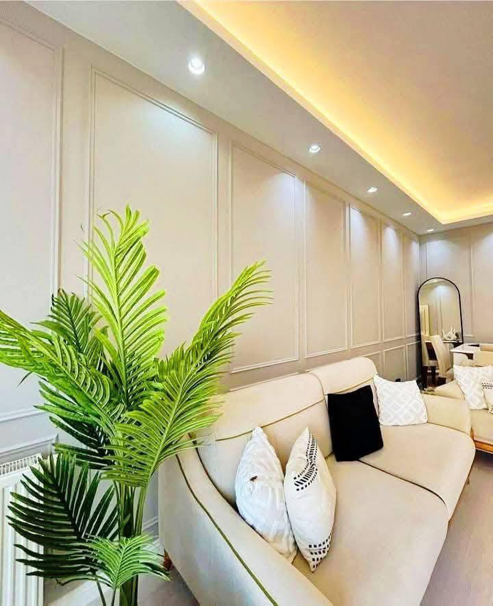 مصمم ديكور ***********
