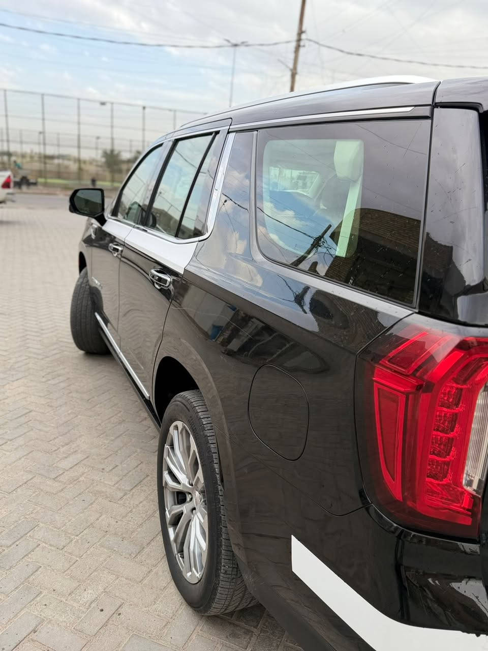 سلام عليكم جمسي دنلي موديل 2023 ماشيه 63 رقم بغداد بيه خدوش مثل ماواضح بل صوره شرائي ينتصل ع رقم ***********
