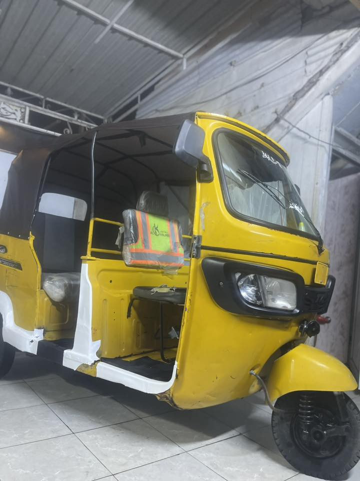 للبيع تكتك ٢٠١٩ رقم إنكليزي جاهزه من كلشي محرك مفتوح مره وحده السعر ٤٢٥٠ للستفسار ***********
