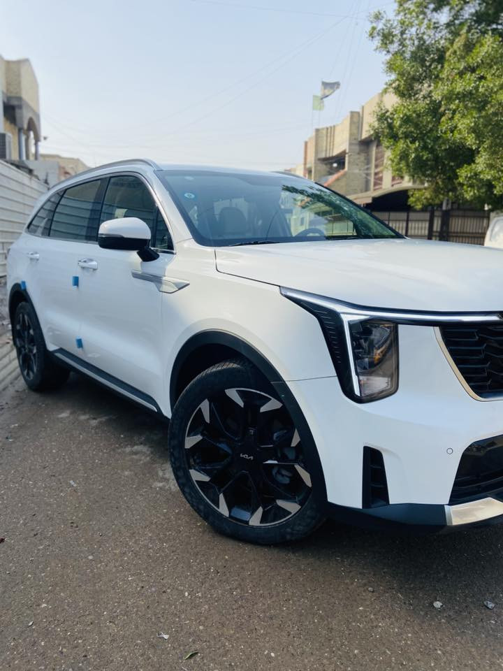 السلام عليكم
سياره للبيع كيا سورنتو موديل2025 السيارة خليجيه مكفوله كفاله عامه من الضربه والصبغ  السياره خاضعه لضمان الشركه الدولية … 
رقم بغداد الدولي الجديد … السياره ماشيه 23 الف 
السياره فول سته سلندر V6 
المواصفات: 
بصمه 
دخول ذكي
تشغيل عن بعد 
سايد بريك دكمه 
ويل 20 
كشنين كهرباء 
كير ماوس 
تحكم استيرن جهتين 
شاشه متصله 
تبريد بيانو  
3 قطع تبريد
كاميرا عدد2 اماميه خلفيه 
باب الخلفي كهرباء 
مري شفط 
درايف مود 
اوتو هولد 
مانع منحدرات 
مانع تزلج 
حساسات اماميه خلفيه اصليه 
مكاني بغداد مدينه الصدر وهذا رقمي ***********
