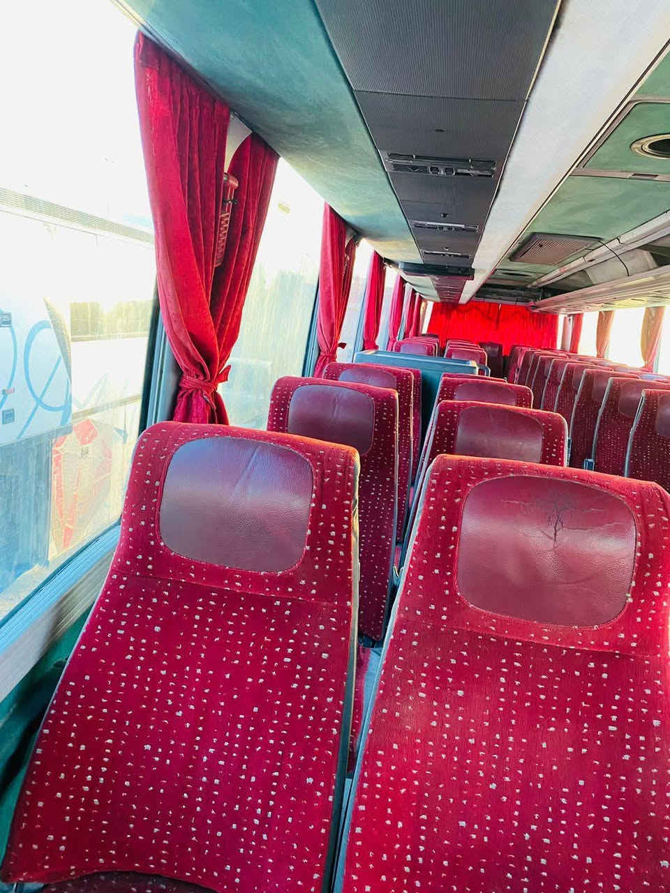 السلام عليكم ٤٠٤ واقع حال 2012 شرط اصولي عندي وكاله عامه و مكينه ستندر كير كلج جديد  خير من اللهه
تبريد جديد ثلج كمبريسر جديد
تخم تأير ويل كب
السياره ٥٤ نفر  
*********** المكان ناصريه شطرة السعر خابرني شعندك مراوس استقبل عادي
