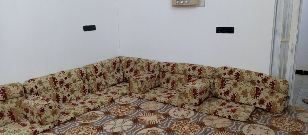 سلام عليكم  جلسه للبيع نضيفه 6دواشك مكاني يم سيد حمزه ***********
