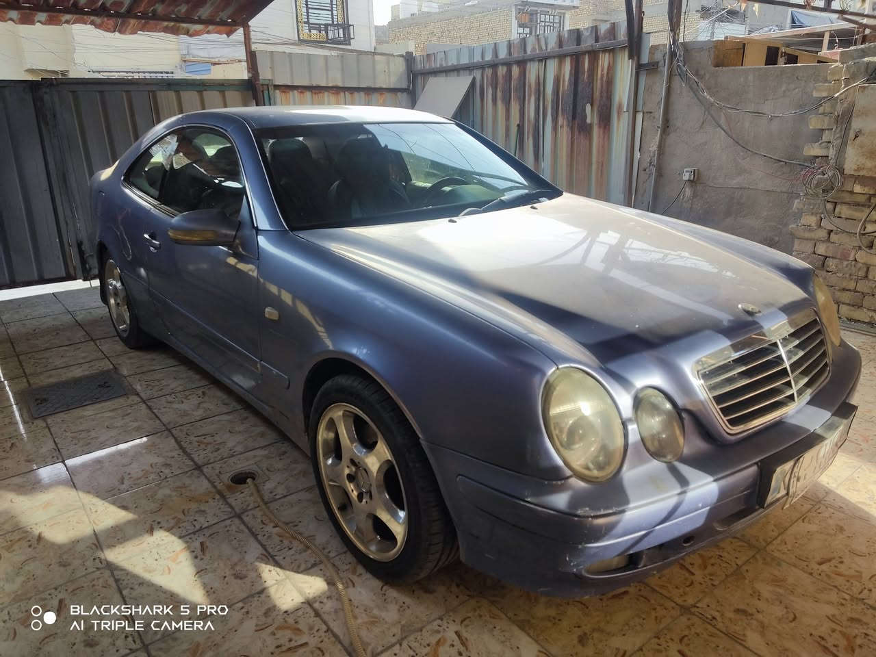 CLK 320 موديل 2001
محرك كير كهربائيات تبريد صدر تمام 
السيارة وارد حادثة جاملغ الايمن الخلفي مصبوغة عام وحاليا بيه جراد وطخات مصلحة بارد  السيارة مشروع وطني  بغداد
مكان السيارة بغداد

السعر 62. $
***********
