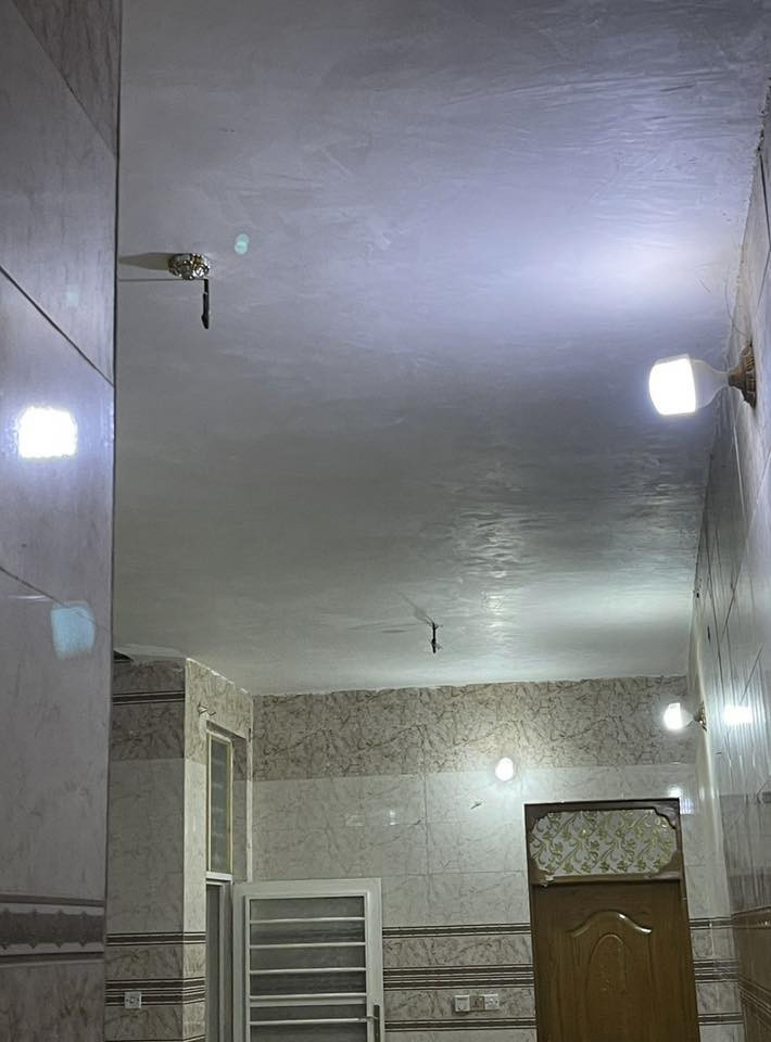 السلام عليكم بيت  #للأيجار بحي النداء  منطقة ٤٦ مباشر بظهر شارع الستين المساحة ١٠٠ يتكون غرفه واستقبال ومكشوفتين وحمامات اثنين خارج وداخل وصاله ومطبخ مفتوح وبيت فول ما ناقصه اي شي جديد وكله سيراميك ومكان قريب  وبيت كامل من كلشي وبيه خط مولده كامل وسخان وخزان للأستفسار ***********  خابر ودلل خادم
