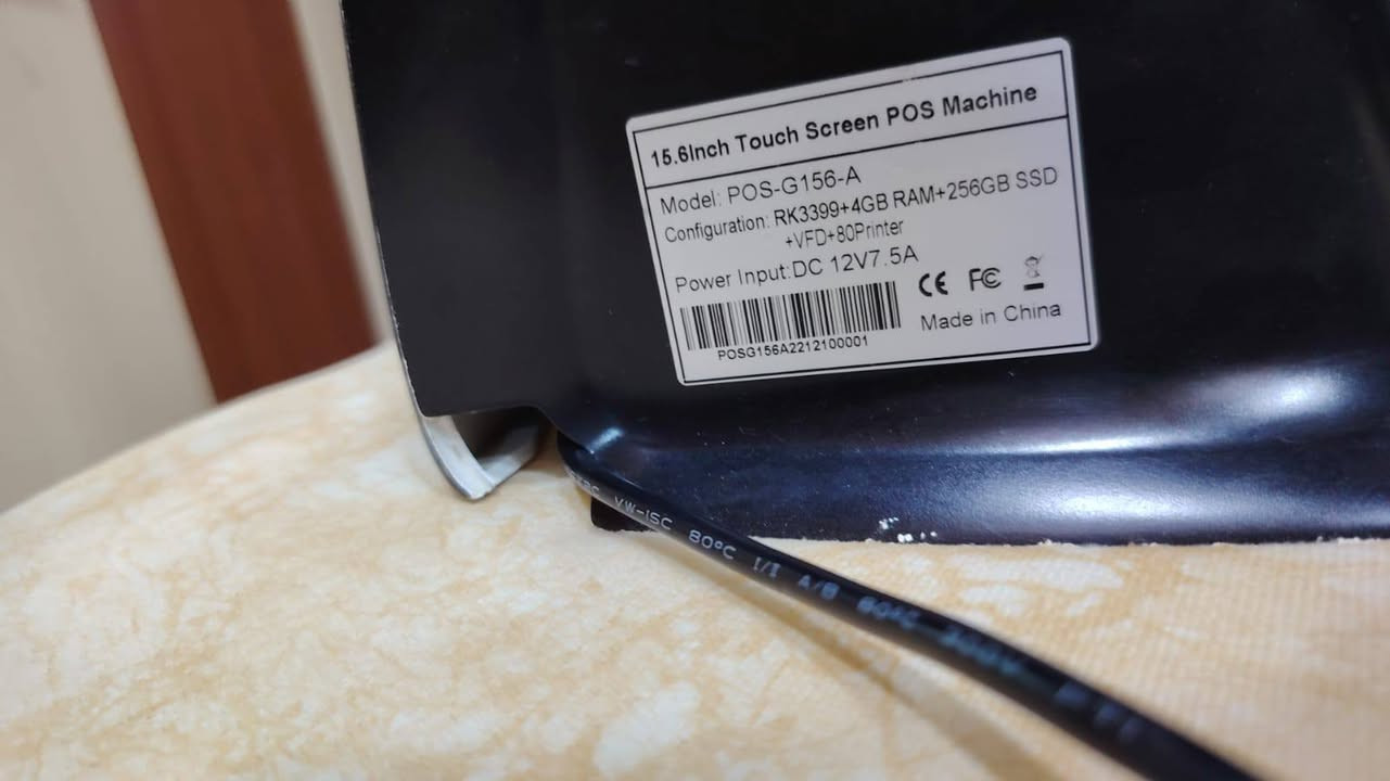 السلام عليكم جهاز كاشير للبيع مع الطابعه والبرنامج بسعر 450 الف اوربي وليس صيني 
المعالج: Rockchip RK3399 (أداء سريع جداً لمعالجة الفواتير).
الذاكرة والتخزين: رام 4 كيكا + هارد سريع جداً 256GB SSD.
الشاشة: 15.6 بوصة لمس بدقة Full HD عالية الوضوح
الطابعة المدمجة: طابعة حرارية احترافية مقاس 80 ملم (ورق عريض).
شاشة الزبون: يحتوي على شاشة خلفية (VFD) لعرض السعر للزبون. 
للتواصل ***********

