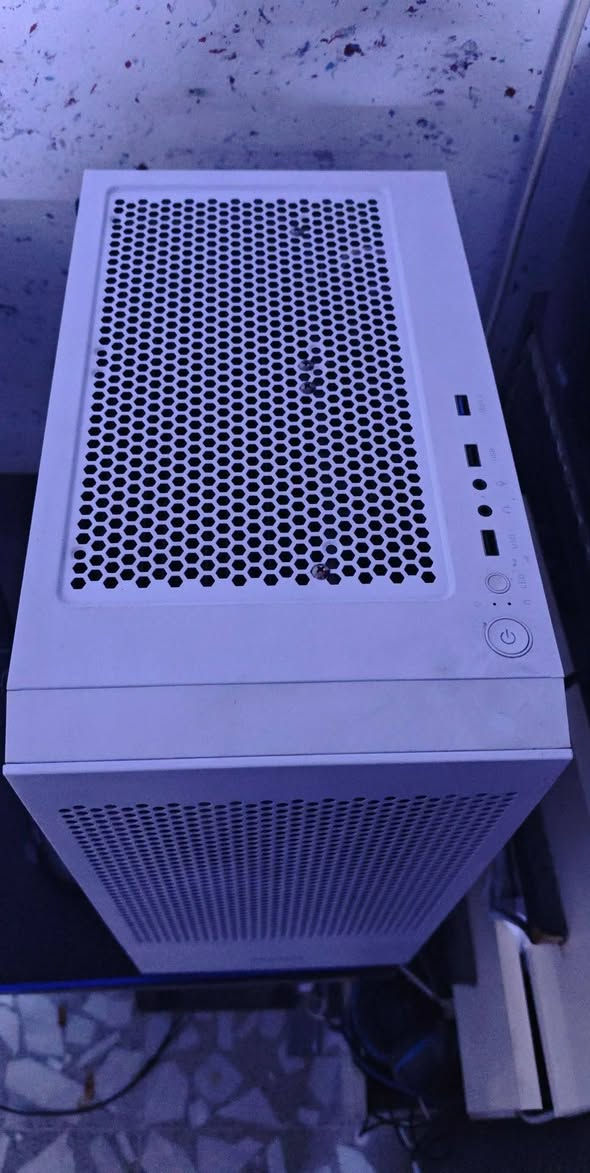 🔥 للبيع تجميعة Gaming قوية ونظيفة 🔥
📌 جاهزة للشغل والألعاب الثقيلة
🖥️ شاشة ASUS Gaming 24"
FHD 1080p | IPS | 180Hz | 1ms | FreeSync / G-Sync
✨ المواصفات:
🧠 معالج AMD Ryzen 5 5600
🎮 كرت شاشة RTX 4060 أداء عالي جداً
🧩 مذربورد ASUS Prime B550M-K
❄️ تبريد مائي GAMDIAS Aura GL240 RGB
⚡ باور سبلاي Segotep GM750W 80+ Gold (أصلي، قوي، أمان عالي)
💪 يشغل كل الألعاب الحديثة على High / Ultra
RAM/16
🎥 مناسب للألعاب، المونتاج، والبث
📦 الحالة: استعمال نظيف / كلشي شغال 100%
🧪 الفحص موجود للجادين
💰 السعر: 1,400,000 دينار فقط
📍 المكان: (بغداد حي العامل ويوجد توصيل)
📞 ***********
فقط واتساب واتصال متوفر 
وياها UBS 2 وماوس وكيبورد هدية 
✨ فرصة ما تتعوّض ✨
