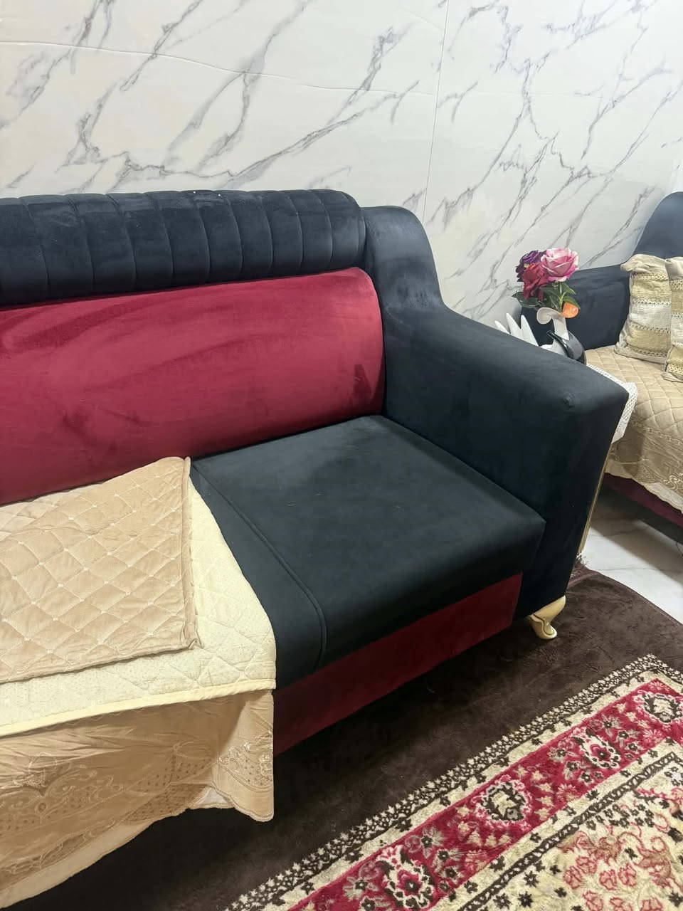 تخم ١٠مقاعد تفصال بعده جديده
للبيع كلش نظيف

للاستفسار ع الرقم ***********
