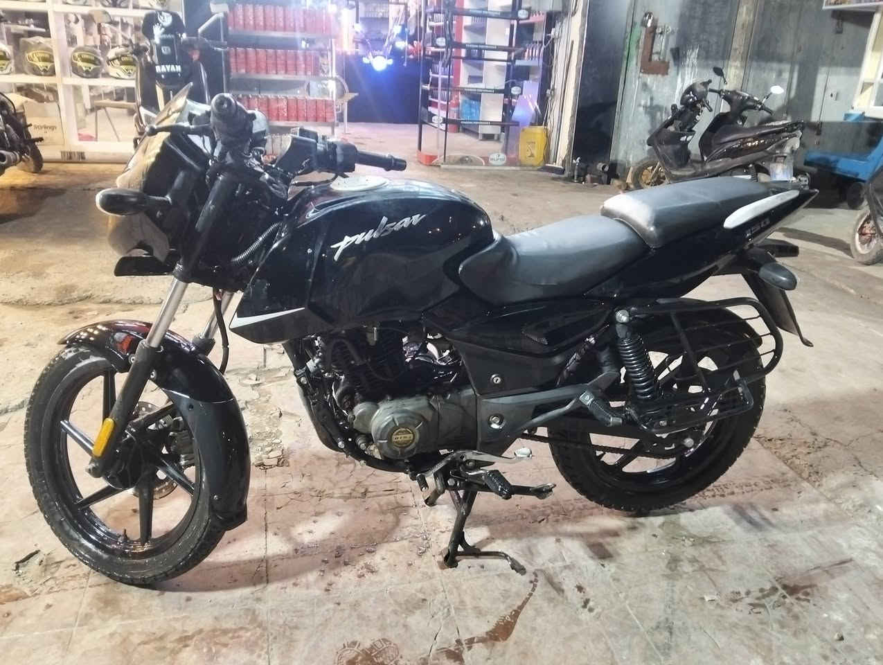 سلام عليكم
دراجه بولسر  موديل 22 المكينه مكفوله من كلشي
الدراجه كلشي مناقصه 
السعر 750  مستعجل على البيعه
الموقع البياع 
الرقم ***********
