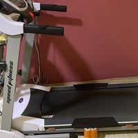 جهاز جري نظيف السعر ٣٢٥ العنوان بغداد الكرادة شارع 07875868015