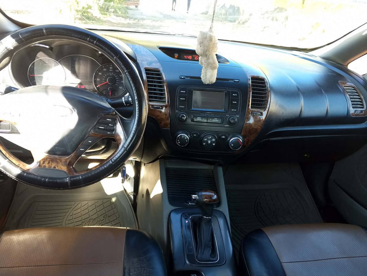 سلام عليكم
فورتي ٢٠١٦ 
سياره حلوه ونضيفه وجاهزه
رقم السياره بغداد انكليزي
سياره كامله مكمله
بيه طخات بسيطه
كير مكينه تبريد حداديه مكفولات
٠٧٧٣٨٧٧٣٨٩


**إذا كنت صاحب هذا الإعلان وتريد حذفه لأي سبب، رجاءا أرسل رسالة إلى الدعم الفني**