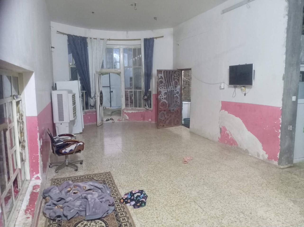 اللهم صلي على محمد وال محمد
🏡 للبيع بيت سكني مميز
مكلف بالنشر..
بيت للبيع على شارع (20) الفاصل بين حي العسكري وحي الشرطة، بمساحة 200 متر مربع.
✅ موقع ممتاز وحيوي
✅ مقابل حديقة مباشرة
✅ مناسب للسكن والاستثمار
✅ منطقة مخدومة وقريبة من جميع الخدمات
للاستفسار ومعرفة التفاصيل والسعر، يرجى التواصل على الخاص أو الاتصال بالرقم ***********
