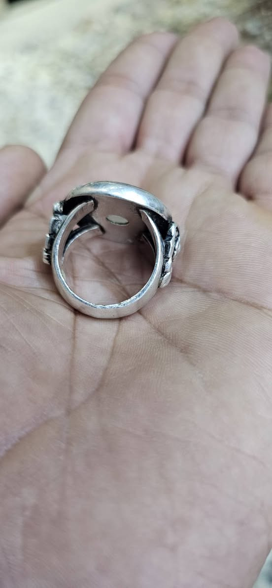 سلام عليكم محبس يماني قديم سعر خاص بغداد ***********
