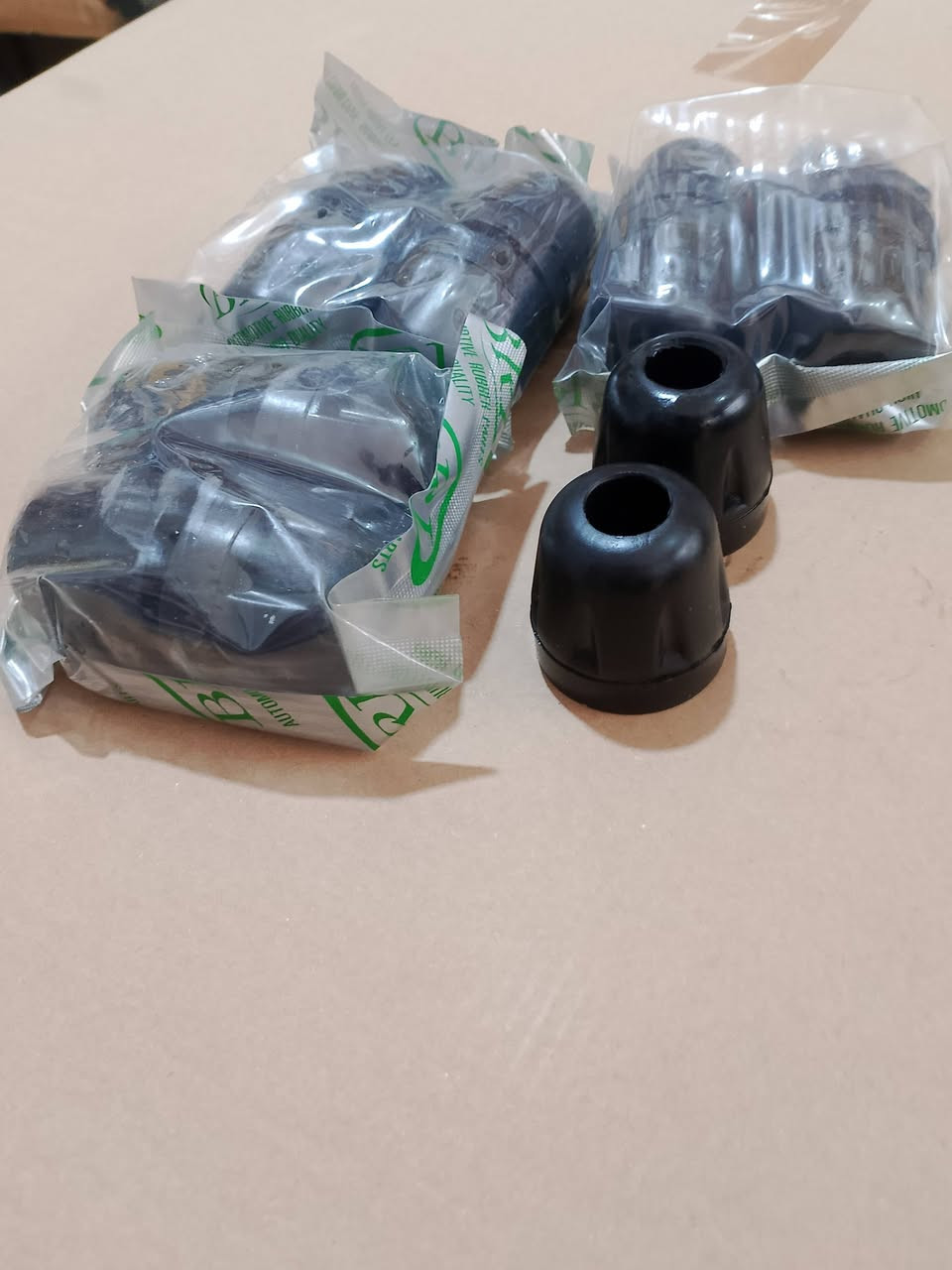 السلام عليكم ادوات احتياطية كيا بنكو 3 للتواصل ***********
