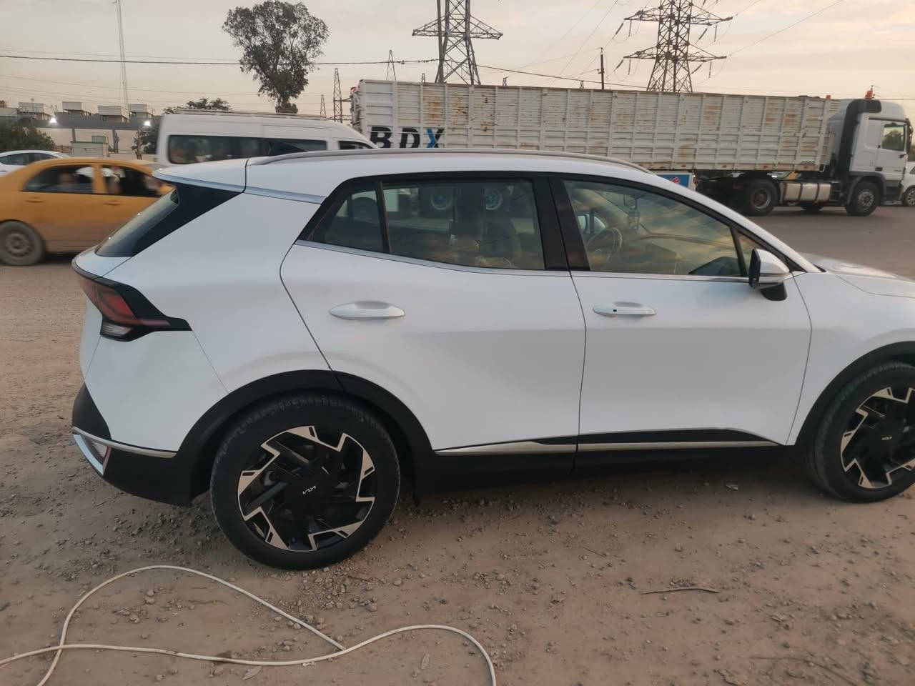 السلام عليكم سبورتج خليجي موديل 2023
مكفوله كفاله عامه سياره جديده ماشيه 30 
بصمه مو اسويج مكاني بغداد حي الجهاد 
السعر 210 وبيه مجال ***********
