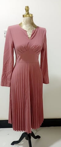 فستان العيد • مقاس M • توصيل مجاني