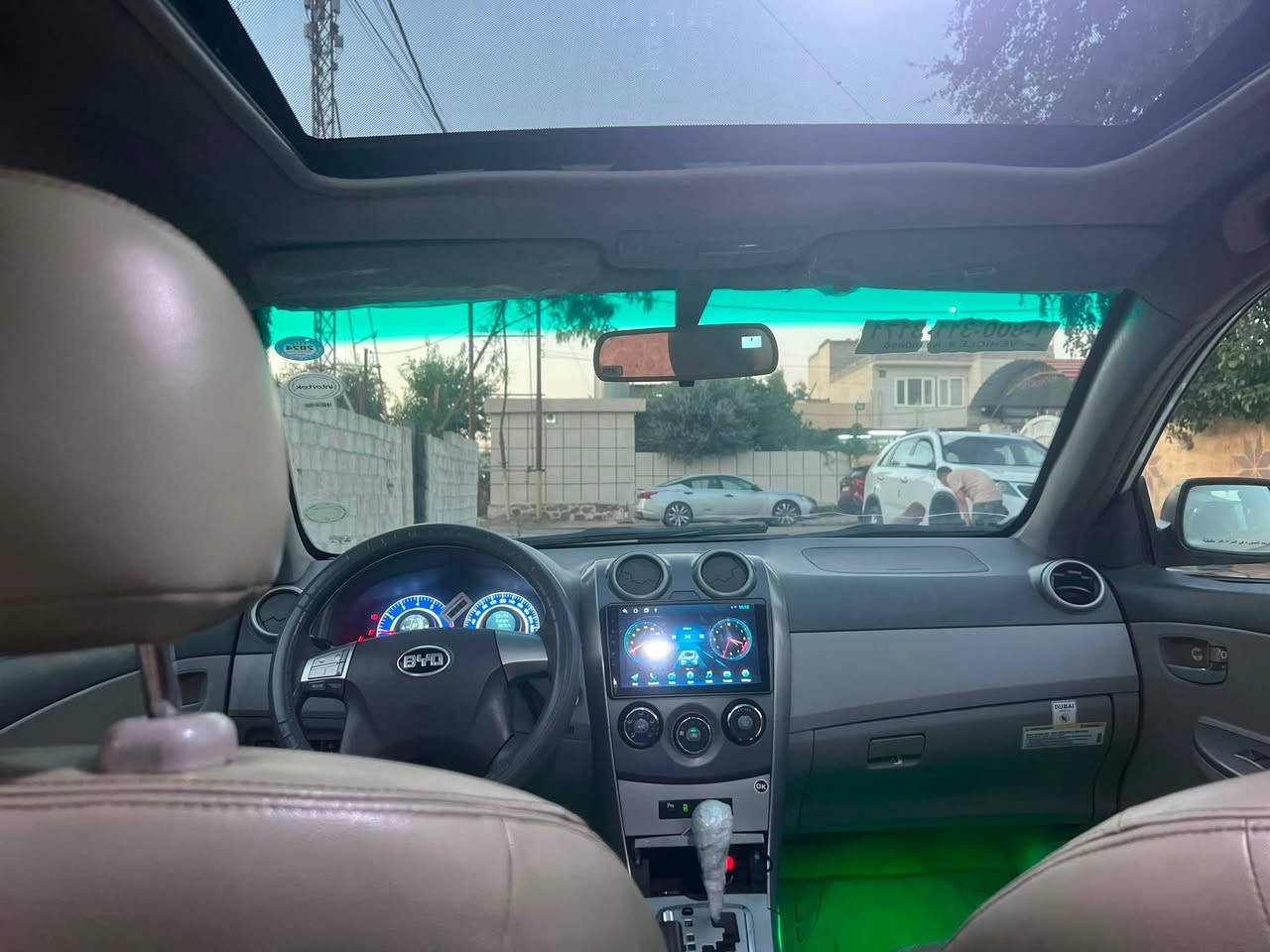 بي وايدي ( 2014 byd g3) للبيع
شرط التحويل والوكالة رقم أربيل دولي مسطرة
سيارة خليجي بدون حادث 
محرك 1.8 بلادي كير بلادي 
موصافاتها فول 
كير اوتو 
بصمة 
دخول ذكي 
سلايت روف 
حساسات خلفية 
كشنات جلد 
شاشة + كامرة 
سنوية وهزه جديد 
سيارة حلوة ماناقصها شي 

…. 
بيها باب السايق تعديل بارد وجامرلغ حك شبر 
سعرها 65 ورقة وبيها مجال مكاني كركوك
الرقم: ***********
