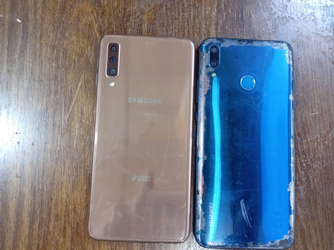 ***********
Y9 هواوي
A7 سامسونك
للبيع الشراي يجي خاص
***********
