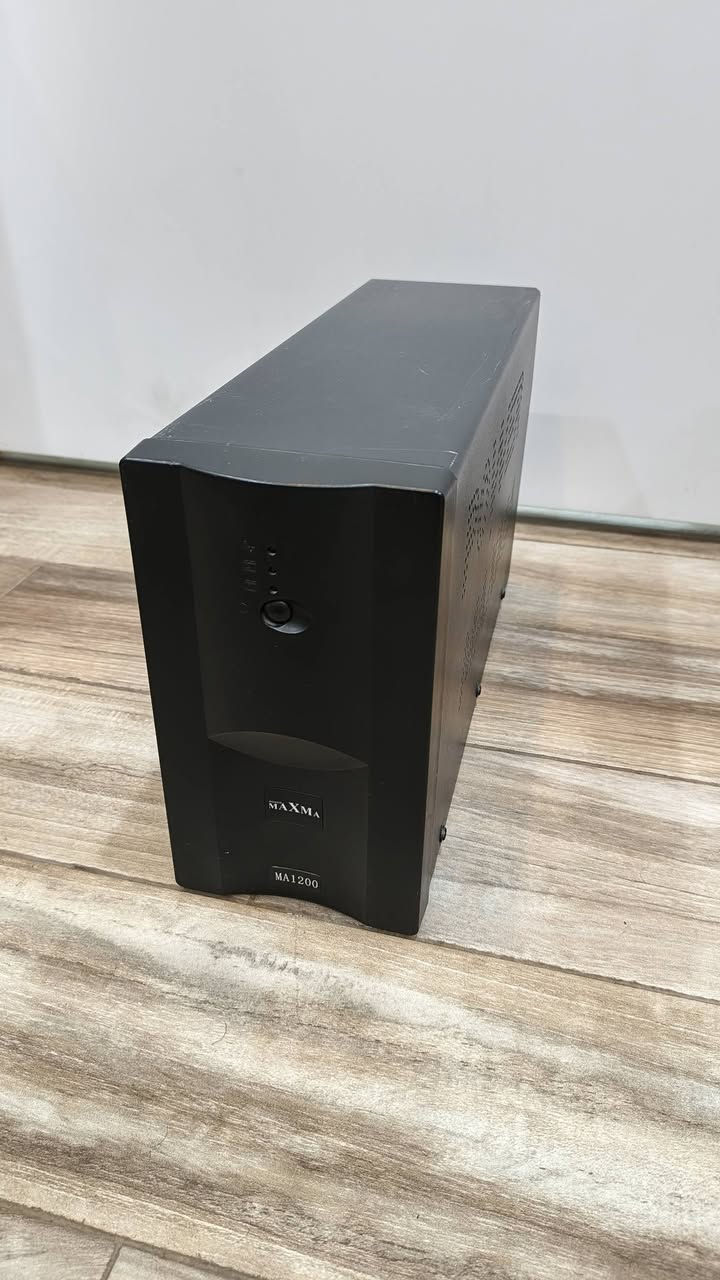 السلام عليكم
للبيع مجموعة UPS شغالات قطعتين 1200 وقطعه 850
بدون بطاريات ويوجد توصيل كافة المحافظات 
***********
