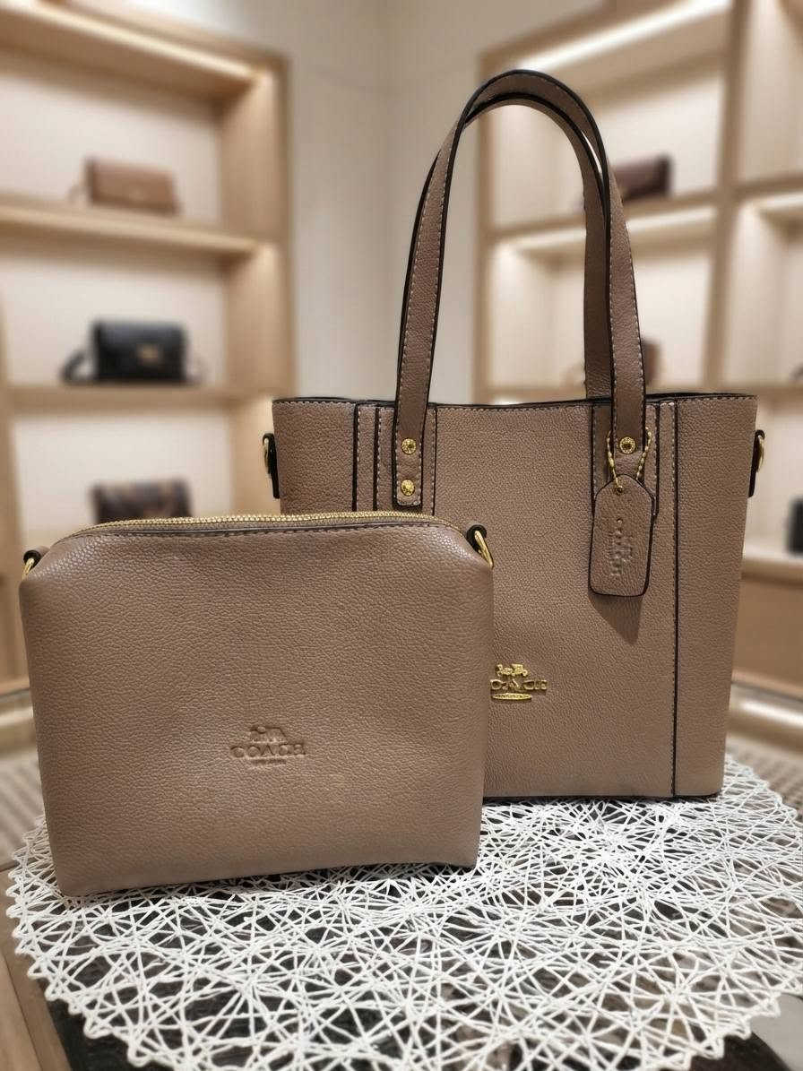 مو بس جنطة.. هاي قطعة تضيف لمسة فخامة لكل إطلالة. 👜✨
​جمالها مو بس بشكلها، الجمال بالتفاصيل اللي تخليها تعيش وياج سنين. خامة (كواليتي) عالية، تشطيب مضبوط، وتصميم يواكب الموضة العالمية، يعني تلبسيها وتطمنين إنّو اختيارج دائماً نخب أول.للطلب واستفسار مراسلتنا خاص او على واتساب 
*********** البصرة, العراق

