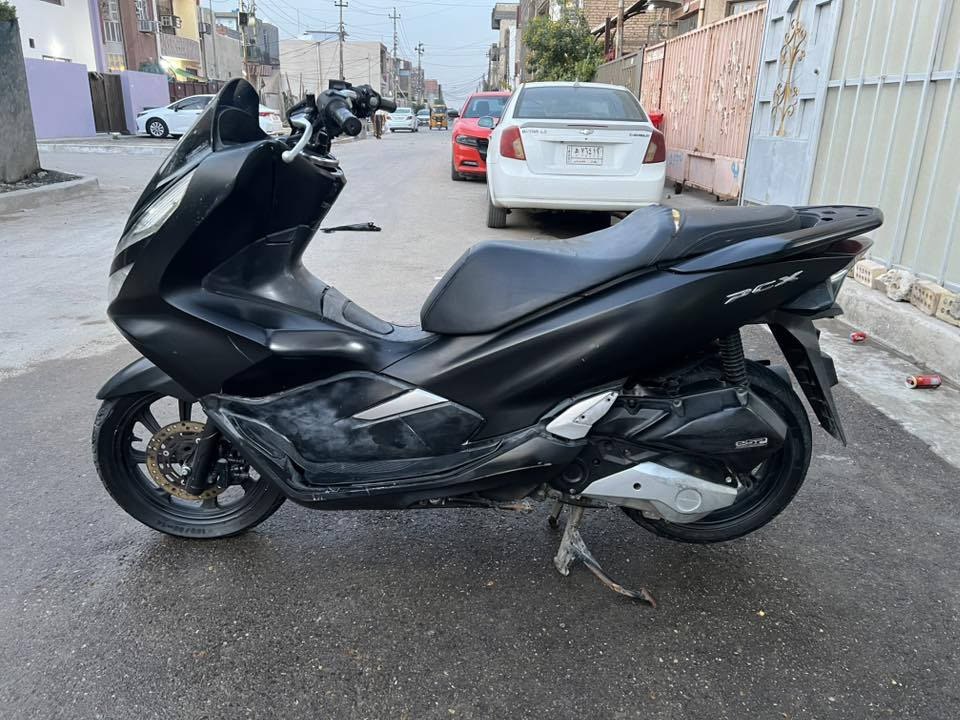 Pcx جيل ثالث ياباني حساسات كله شغاله مكينه كفاله  نظافه كفرات موضحه بالصور للبيع  مكاني بغداد  *********** اوراقه كامله سعر 16
