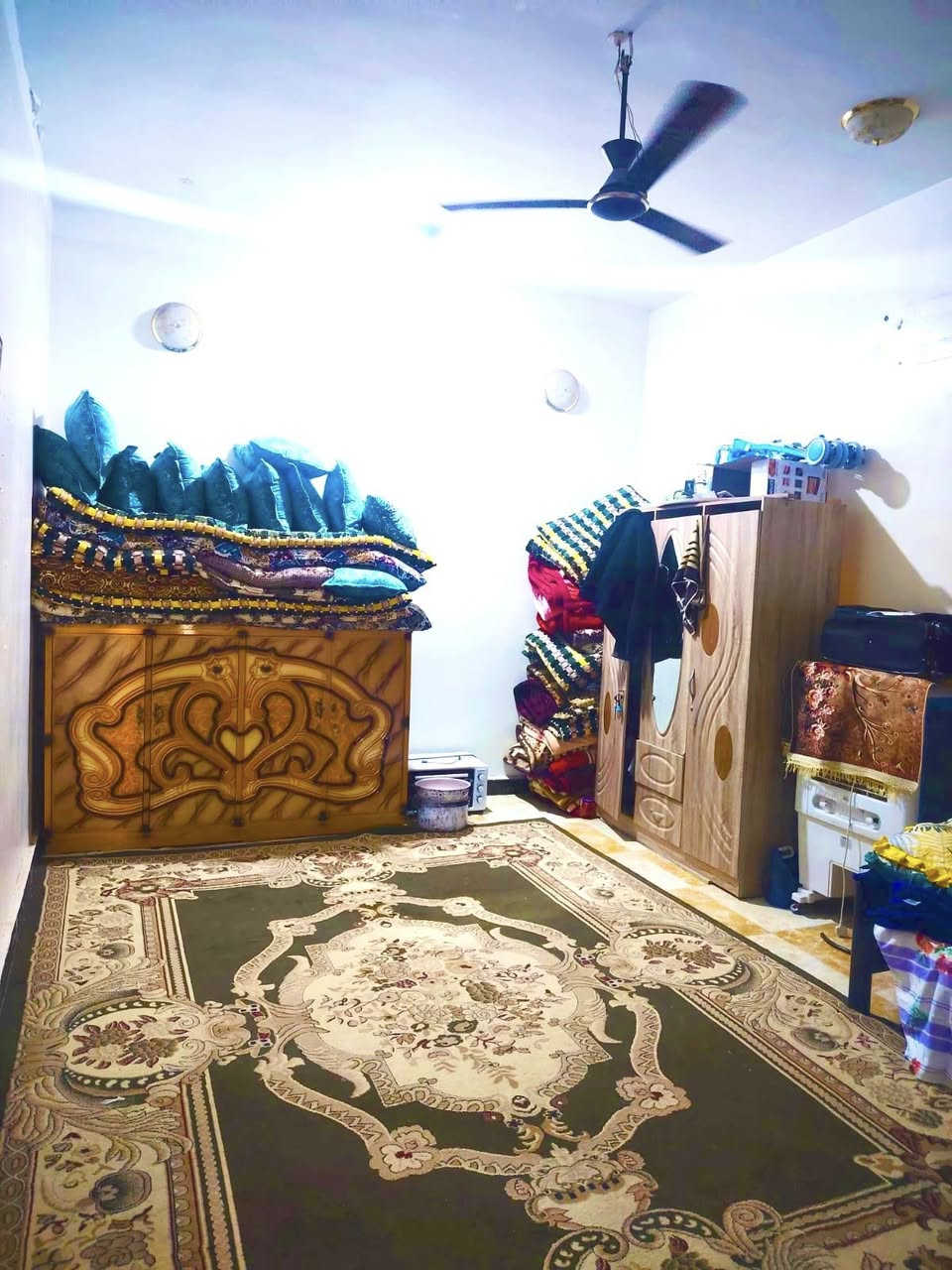 دار للبيع في منطقة ال 36 المساحة 125 متر يتكون من طابقين

•الطابق الارضي غرفة وصالة ومطبخ وصحيات
•الطابق الاول درج خارجي معزول يتكون من غرفتين وصالة ومطبخ وصحيات 

لمعرفة السعر علق بكلمة تم 

نستقبل جميع العروض العقارية

عنوان المكتب📍حي الحسين شارع الأربع سايدات /مجاور مصرف الجنوب 

التواصل عبر بريد الصفحة او على رقم المكتب ***********
مكتب السيادة للعقارات
