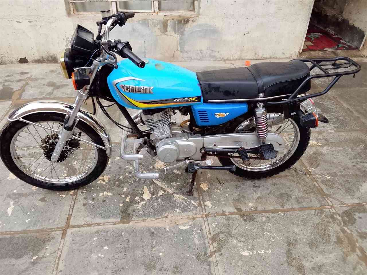 ‏سلام عليكم دراجة 4 كير مديل 23 نص هندر وراق صولي كهربايات شغالة تخم تاير جديد وين متريد اطلع دراجة مكينة ناعمة لا نضوح ولا تنقيص خير من الله ربع ما ذب عليهة بكان بغداد نهروان سعر400 ملاحضة لحد يكلي نتضرني اول واحد يجي ياخذهة
‏*********** رقم واتساب
‏‪0788 784 3003‬ تصال
