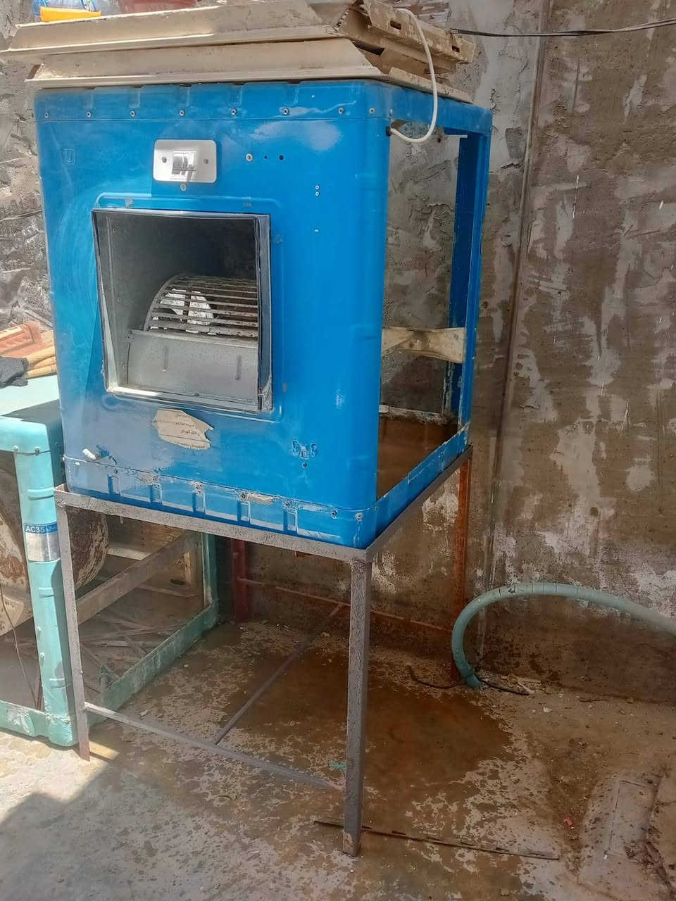 سلام عليكم خوان غراض مال بيت البيع نضافه فول ثلاجه و مبردات 3 شغلات كلهن عنواني ديالى بعقوبه خابر و تدلل هاذ رقمي ***********
