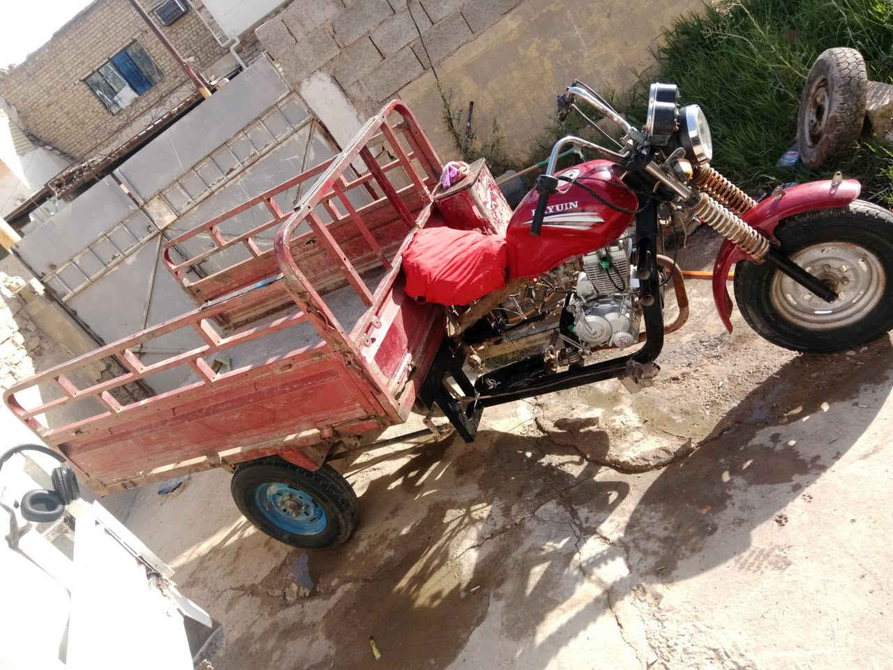 السلام عليكم ستوته دايوان موديل 2019
كهربايات كلها شغاله سلف هندر اشاير لايت  شاصي مكفول مكينه مكفوله ما مفتوح برغي بيها توني شادها 
اوراق ضايعه اتكفل سرقه وعشاير 
السعر 450 بيه مجال قليل مكاني بغداد قرب بسمايه ***********
