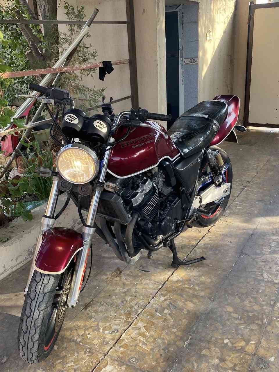 للبيع
دراجه cb400
مكفوله كفاله عامه 
المكان الموصل الحدباء 
السعر مليونين و100 وبيها مجال 
الدراجه نضيفه وما يحتاجلها اي مصرف 
محرك بلادي 
*********** 
*********** 
اخوان المو شراي رجاءً لا يتصل
