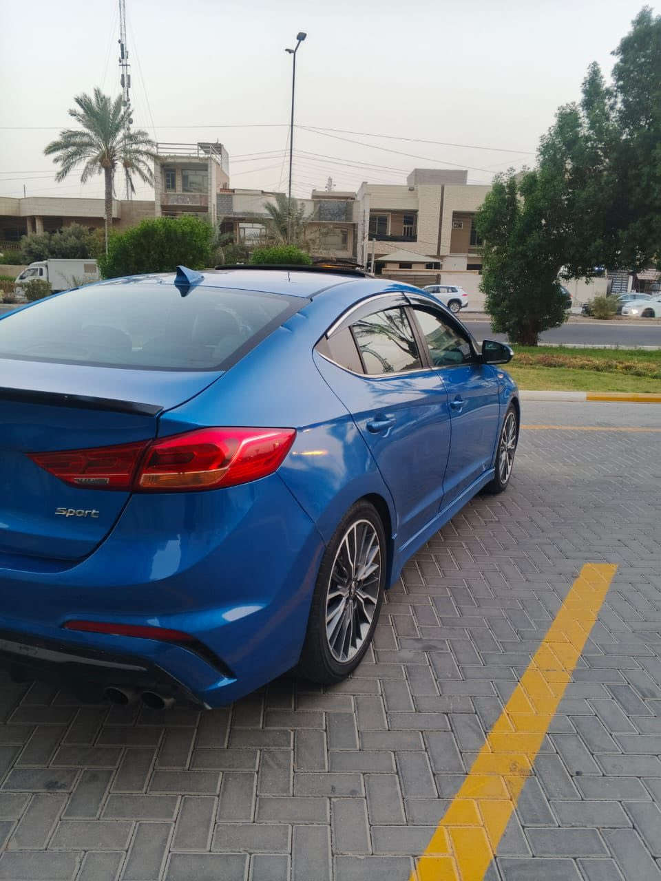 النترا امريكي  ٢٠١٧ رياضي 
محرك  1600 تيربوا ،  ماشية 85 الف 
السيارة مفوله مواصفات ليبل واحد 
رقم بغداد جديد
بيها خمس قطع صبغ 
السعر. ب 110 و بيها مجال ، العنوان بغداد البياع 
***********
