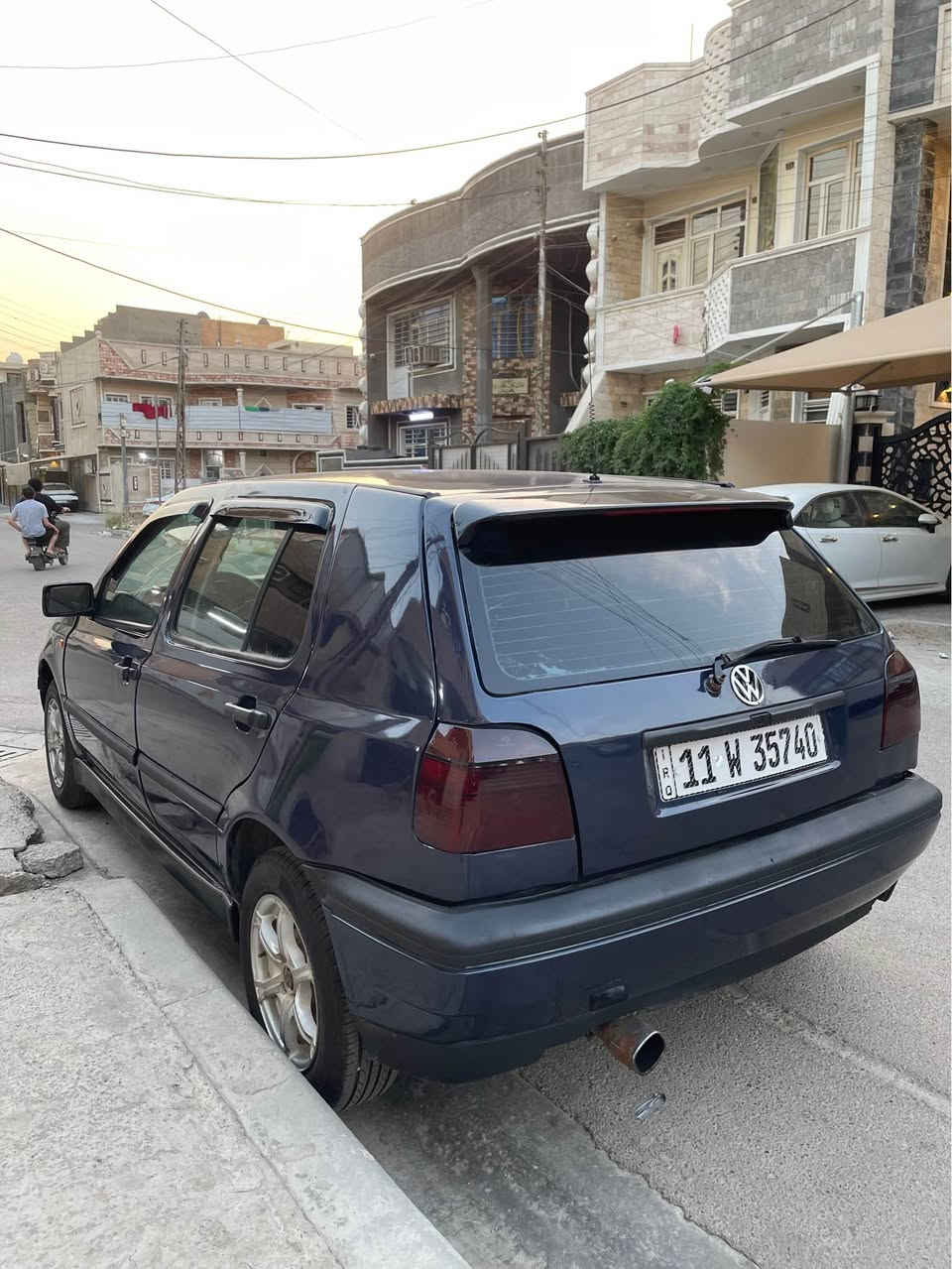 كولف mk3 اوتو مكينه1800 مكفولات رقم بغداد انكليزي هزه وسنويه جدد باسمي احولك ثاني يوم صدر جديد صبغ جماليه جديد بدون حادث داخله نصيف كهربائيات كله شغاله سياره نضيفه وحلوه وسعره مناسب ان شاءلله 43 ومجال بسيط مكاني 
بغداد حي جهاد*********** بغداد, العراق
