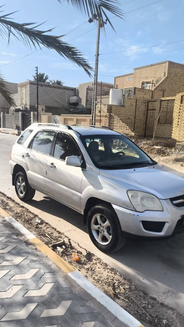 سلام عليكم سبورتج2010خليجي  كفالة عامة   مكينه2000دوش رقم ذي قار انكليزي بسمي
كير ومحرك وحدادية كفالة كلش جديده السياره استخدام شخصي 
السعر115وبيها مجال
الاتصال***********
