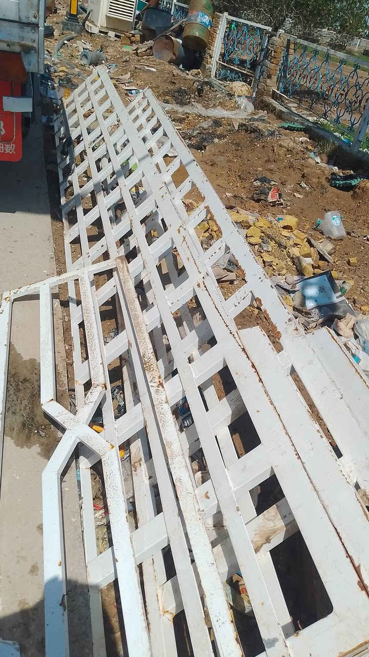 السلام عليكم محجر شخاطه طول 6وربع كامل سيبايه وشبجه ***********
