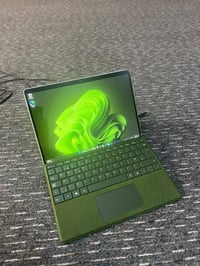 سيرفس برو X • 13.3 2K لمس • رام ٨ غيغا