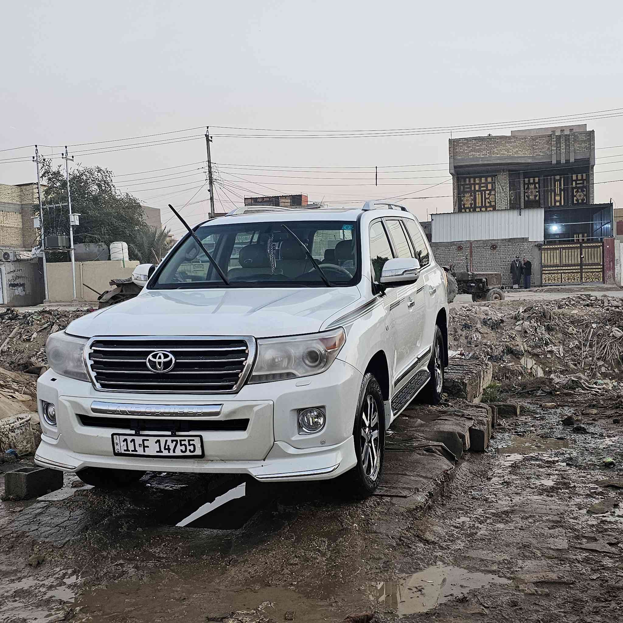 السلام عليكم
لانكروز 2009 محدثه 14 
مكفوله كفاله عامه منه ضربه 
6v
مكاني بغداد معامل
رقمي ‭0770 394 7503
