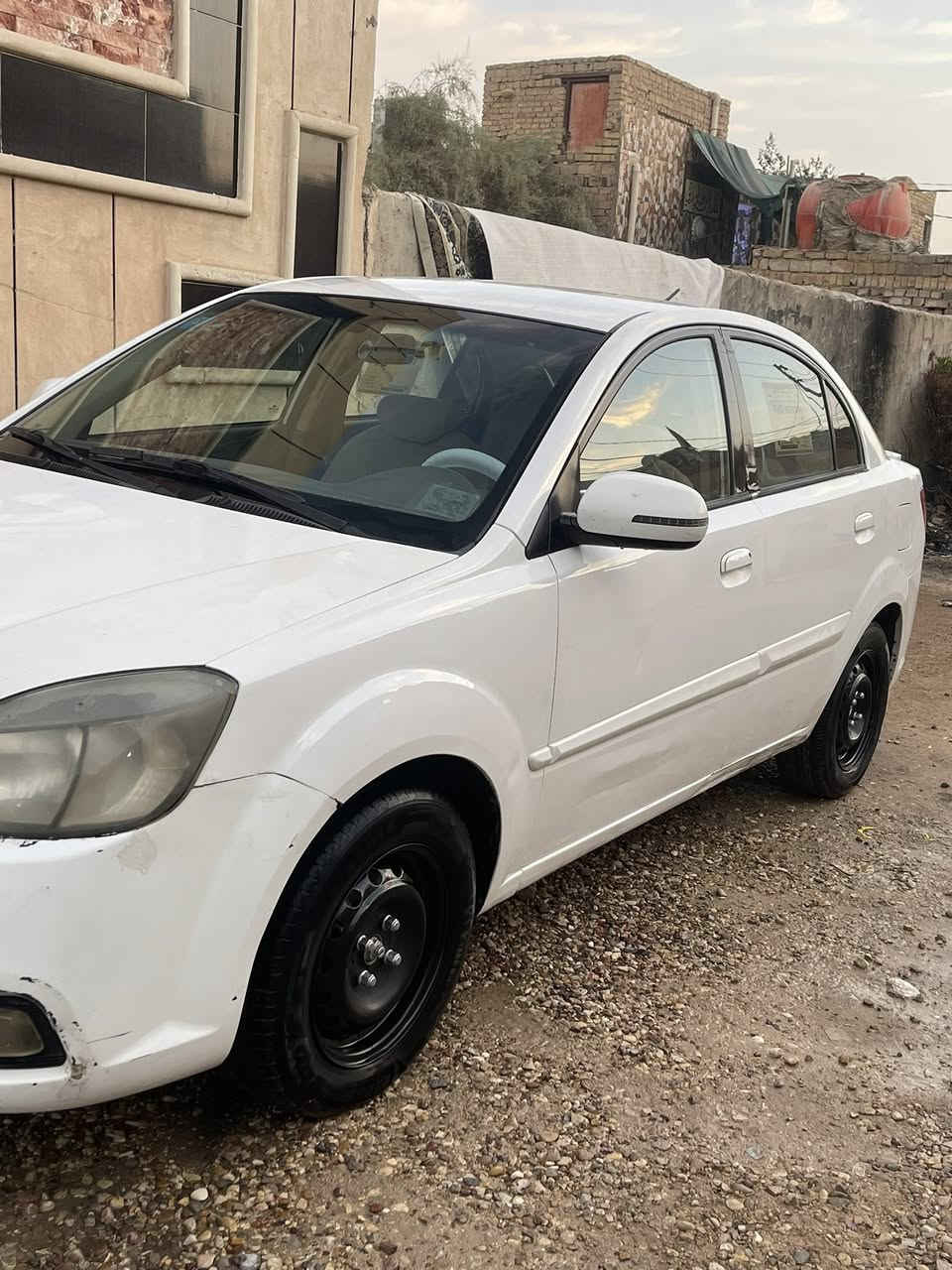 سلام عليكم كيه ريو للبيع 
سياره موديل 12خليجي 
سياره مكفوله من صبغ وضربه والتبديل 
مكان سياره ديوانيه الحمزه الشرقي 
سعر ٨٧
رقم ***********
