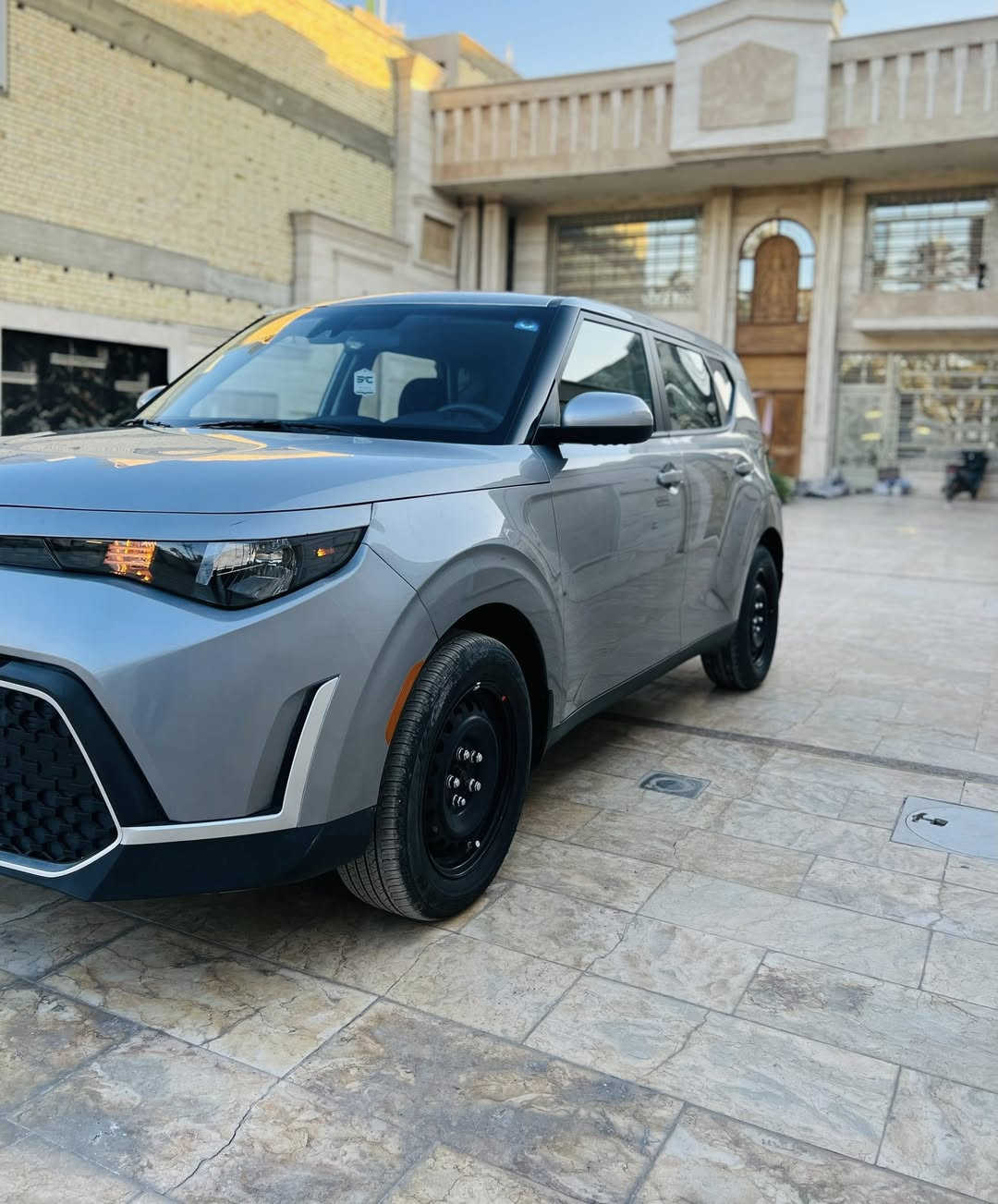 السلام عليكم 😎🔥بيع مراوس شعند نزل 
كيا صول  2024  امريكي دخول جديد ترقيم جديد 
رقم بغداد سنويه ب اسمي تحويل مباشر ب اسم المشتري 
بيها سونار موضح ب اسفل المنشور 🔻
بدون صبغ بدون ايرباك 
عداد المسافه 14 الف mil على مشي امريكا 
المواصفات 🔰
محرك 2000 دوش
فول تحكم ستيرن 
شاشه
كامره خلفيه 
نقط عمياء 
وضع قياد سبورت 
كروز سرعه 
اطفاء ذاتي
داخل مخمل 

📍عنواني /بغداد الكاظميه 

📦لمعرفة السعر اضغط على رقم 1 في التعليقات 👇🏻✉️

***********
   ‭
0787 233 6394‬
