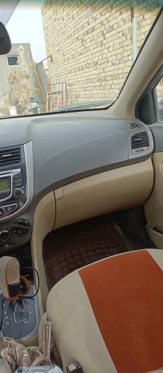 السلام عليكم
سياره اكسنت مديل 2014
خليجي بيه صبغ احزام جراد بس
مكيه 1600
كير مكينه نظيفات على الفحص
تخم تاير جديد
مكان السيارة الديوانية 
السعر ٩٥ وبيها مجال
الاتصال وواتساب
***********
***********
ابو علي
