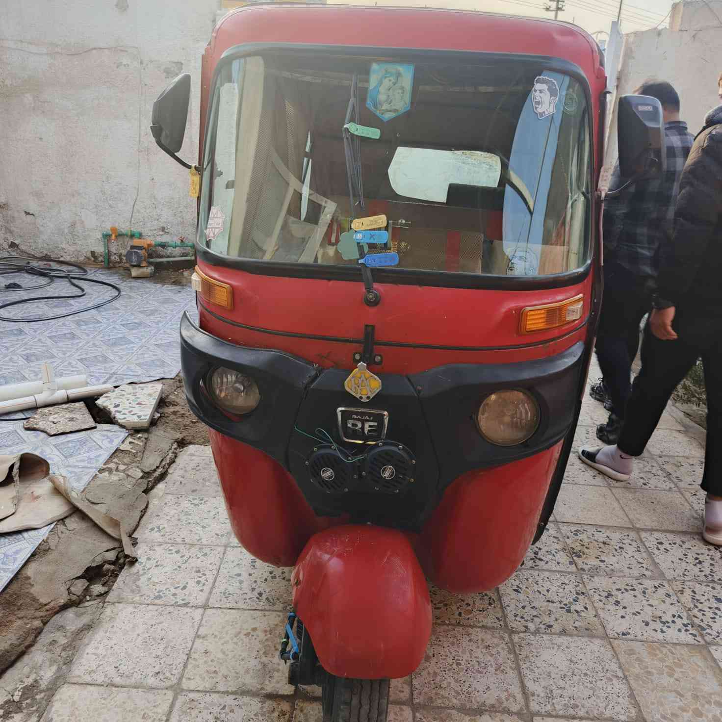 السلام عليكم تكتك للبيع موديل 17 جاهزه ما نقصها اي شيء ابيع كلك مكان كوت حي الجهاد ***********
