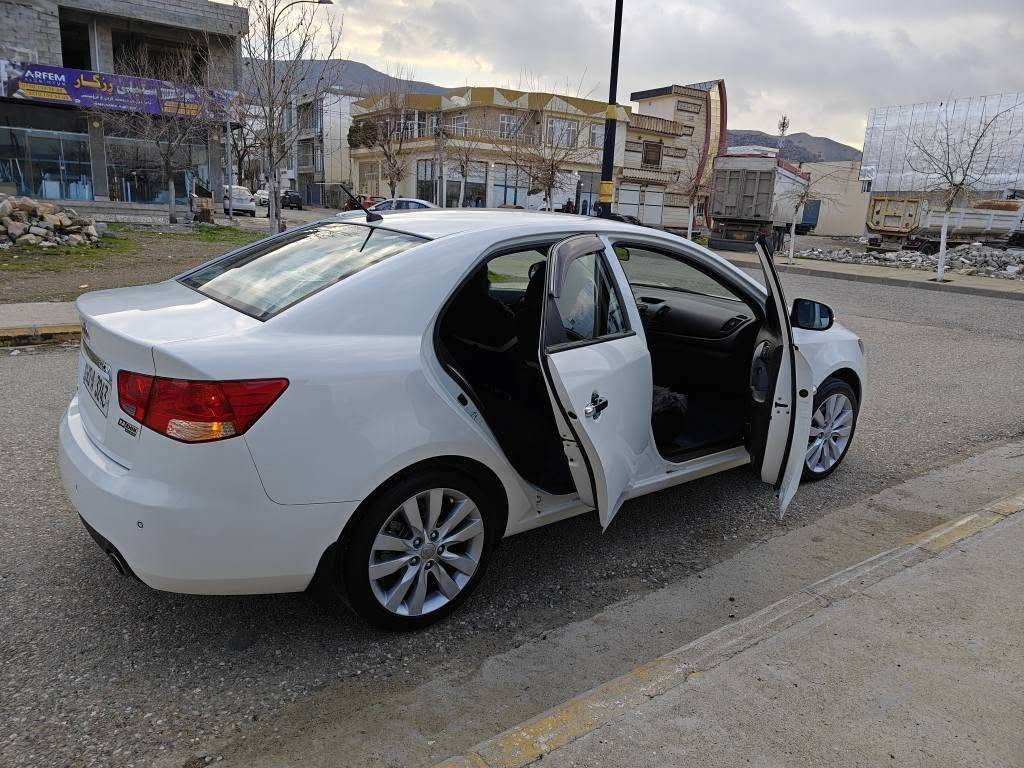 بەناوی خودای گەورە 
کییا سیراتۆ مۆدێل 2012 گێڕ و مەکینە بەشەرت ئیسپانەی لێنەدراوە گێڕ ئۆتۆماتیک 117هەزار ڕۆیشتووە حەقیقی سەنەوی و ڕەقەم تازەیە تا 2026ی مانگی 9 چوار تایەی تازە سپێری دانەبەزیوە بێ بۆێاخ بێ سارد بێ چاڵ و چۆڵی دەعمی بۆ دەعمی بەشەرت دەعمییە کانیشی بۆیاخ نییە   سپی بەفری کێ کییای سیراتۆی دەوێت تاقانەیە  نرخ 117 گەڵاو کەمێک مەعامەلە ژ.م
***********
*********** بنجوين, السليمانية
