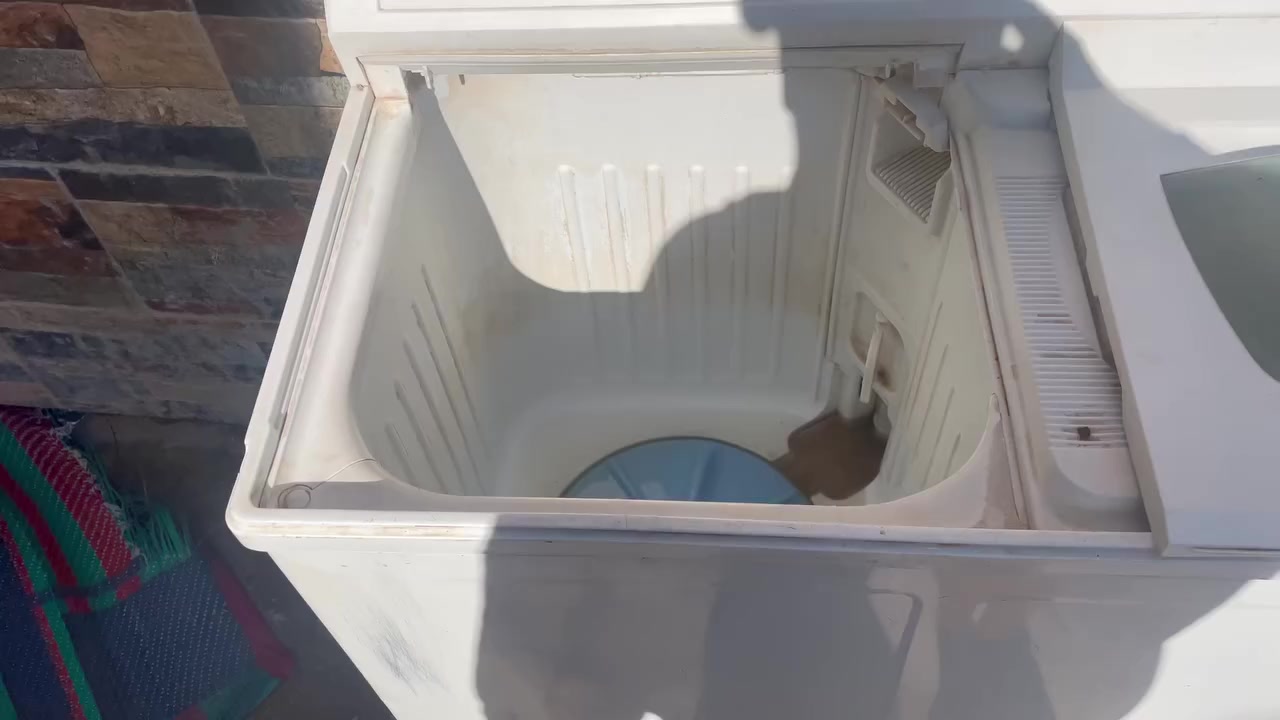 سلام عليكم غساله هيتاشي اليابانيه كلهة شغاله 35وبيهة مجال للستفسار اتصل على الرقم ***********
