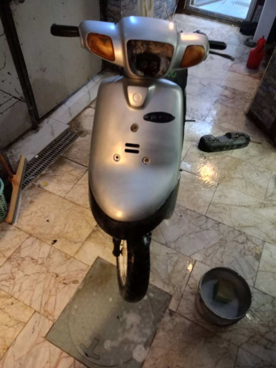 السلام عليكم ورحمة الله وبركاته 
دراجه 60نوع Petra Yamaha 
شغل وطلع وين ما يعجبك دراجه 
حلوه ونضيفه ما عوزه شي شغل
وطلع اشاير لايت بك لايت كله جديد
مكينه خرسه كير ناعم 165وبه مجال ناصريه مركز ***********
