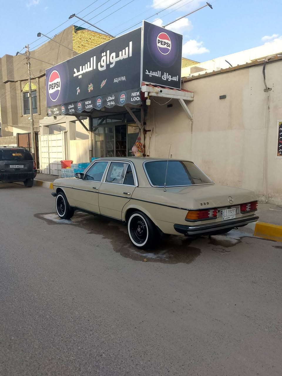 سلام عليكم للبيع مارسدس ابو جحيل 230جاهزه حدايه امامي خلفي جديد مكينه اثنين ونص تبريد ثلج  سياره جاهزه مصبوغه جماليه بدون ضربه تحويل مباشر السعر60الستفسار ***********
