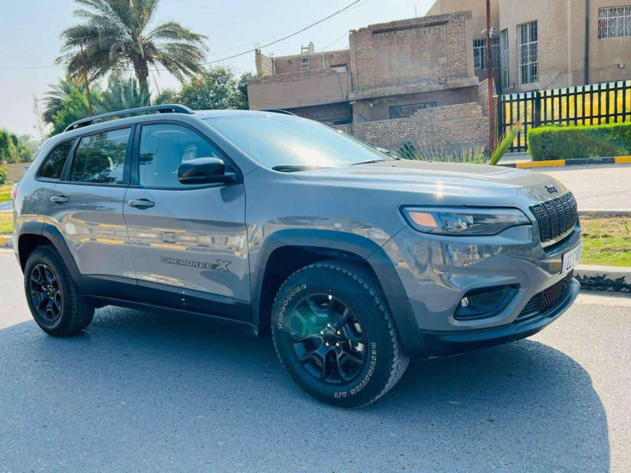 السلام عليكم
Jeep Cherokee X 2022
جيب شيروكي (بزون) ٢٠٢٢ للبيع فقط
ماشية ٢٨٠٠٠ الف كيلو (كيلو مو ميل) قابلة للزيادة اللون اسمنتي وارد امريكي مكفولة من الصبغ والتبديل ولأي سمكرة من الدعامية للدعامية.
المواصفات:
 بانوراما
رادار 
تحديد مسار
نقطة عمياء
هندبريك دكمة
اوتوهولد
اوتو ستارت
كشنات جلد
تدفئة بالكشنات والستيرن
محرك ستة سلندر ٣٢٠٠ 
كير ٩ نمر
شاشة وكامرا اصلية
ويل جبلي اسود بلادي 
سبووفر بالصندوق
لايتات وبروجكترات LED بلادي
الوشوم الموجودة عالسيارة اصلية شركة مو عمل
تبريد قطعتين
حادث السيارة تبديل محرك فقط بس محرك مو كير.
مضروب من جوة وطاك ايرباك دشبول وبردا جهة عكس السايق
السيارة كلش كلش نظيفة بمعنى الكلمة
رقم الشاصي وية الصور تكدرون تتاكدون من الحادث 
رقم اربيل باسمنا هزة وسنوية جديدة مكانهة بغداد الغزالية
السعر المطلوب ١٧٥ ورقة وبيها مجال بسيط.
للتواصل ***********
