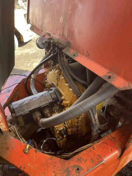 شفل موديل 2001 محرك بيركنز مضخات بلاد كير بلاد بدون رقم تخم تاير جديد الشفل كلشي بي بلاد جاهز مكانه رمادي 
السعر 80 ورقه 
***********
